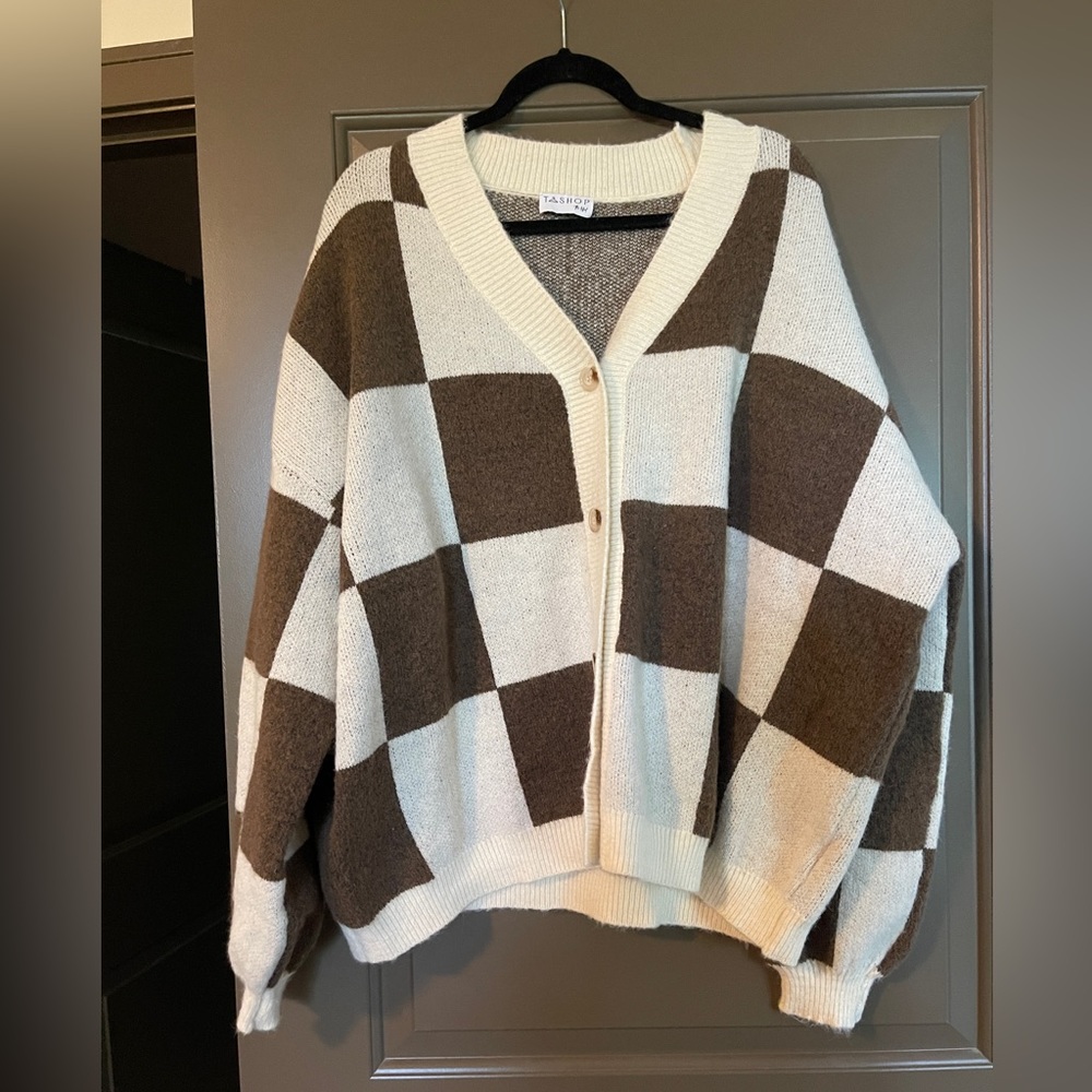NWOT Brown and white Checkered Cardigan
